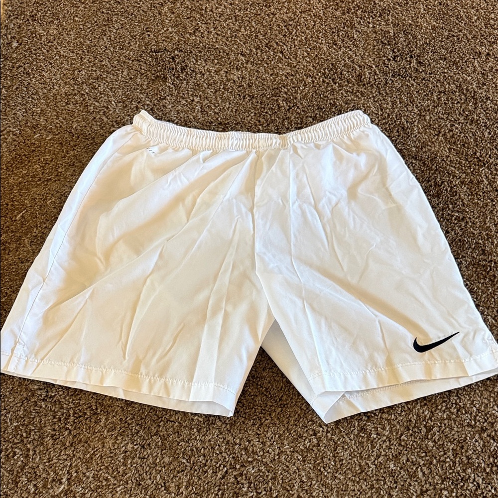 Women’s Nike white dri fit soccer shorts sz small